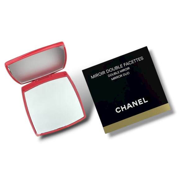 Chanel Red Double Facete Compact Mirror - New in Box - Picture 2 of 2